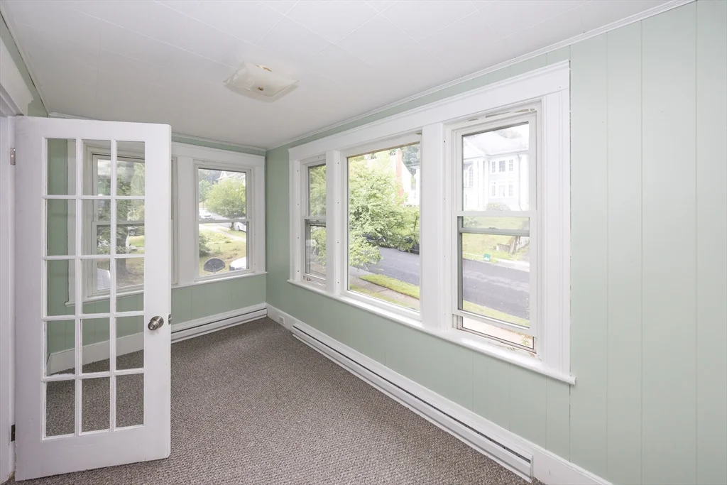 3 bed, 1 bath apartment for rent at 51 South Lenox St Unit 2, Worcester — photo 6 of 17