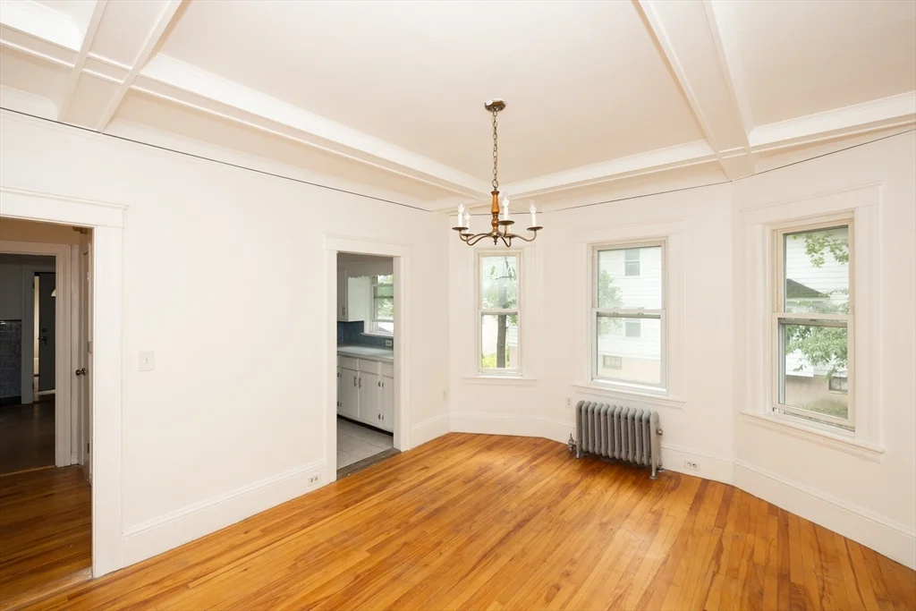 3 bed, 1 bath apartment for rent at 51 South Lenox St Unit 2, Worcester — photo 5 of 17