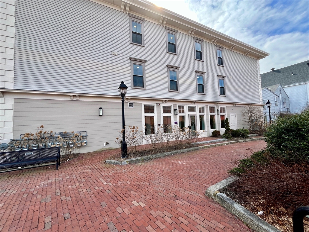 1 bed, 1 bath apartment for rent at 51 South St Unit 204, Hingham — photo 14 of 14