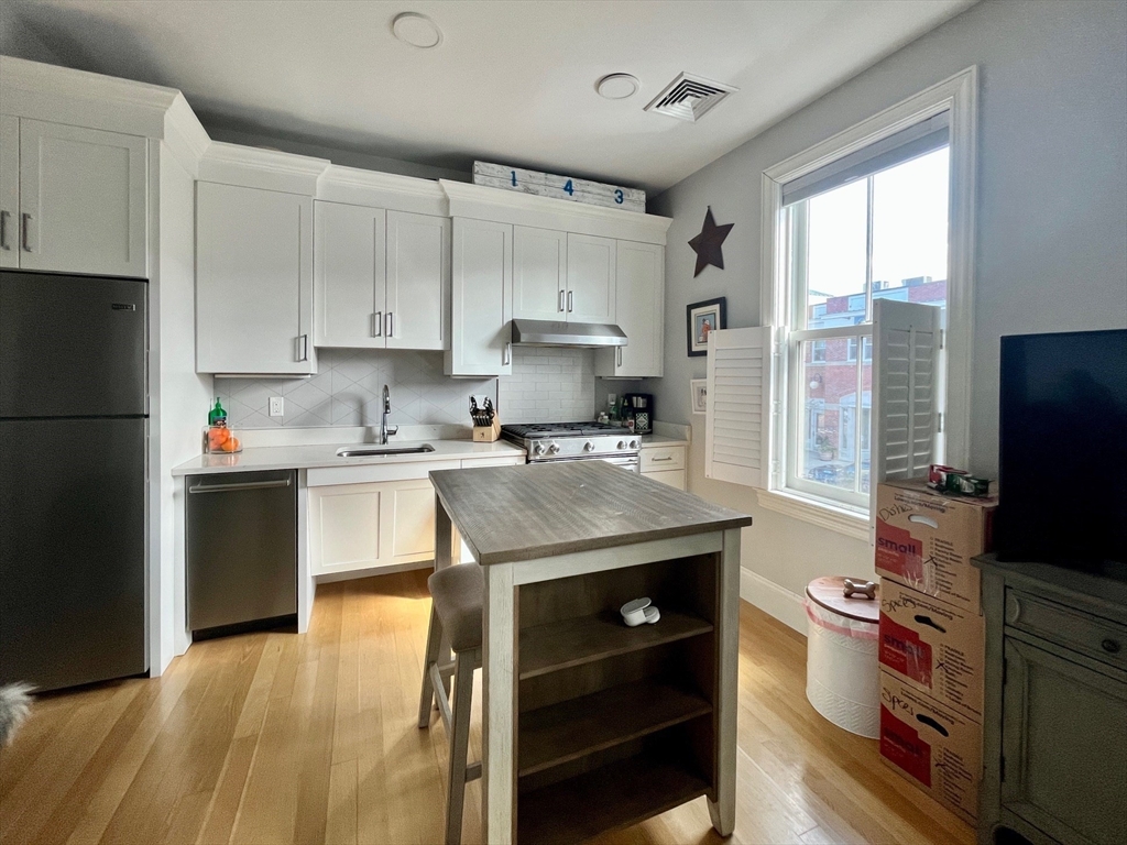 1 bed, 1 bath apartment for rent at 51 South St Unit 204, Hingham — photo 4 of 14