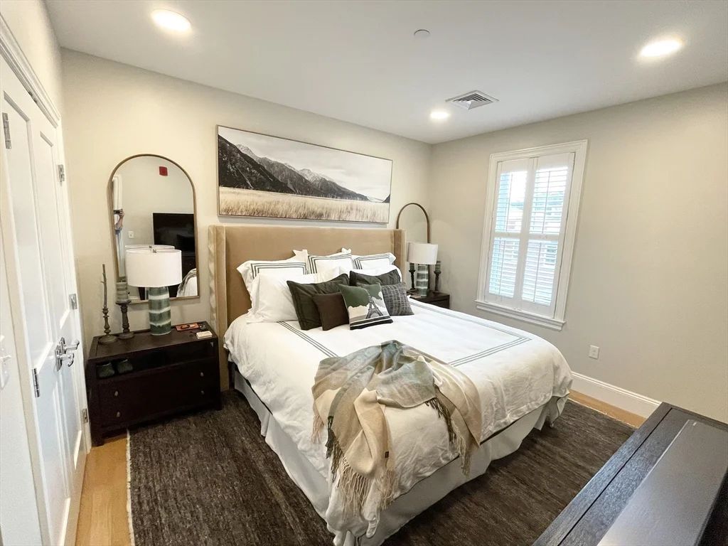 2 bed, 1 bath apartment for rent at 51 South St Unit 302, Hingham — photo 8 of 17