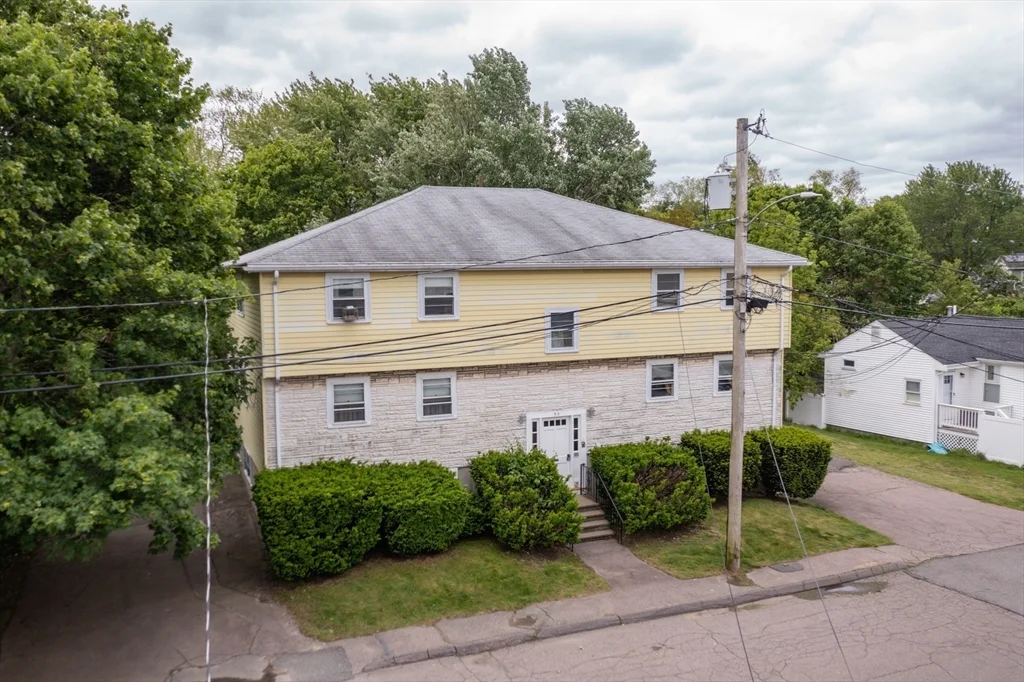 1 bed, 1 bath apartment for rent at 51 Stoughton St Unit 1, Quincy — photo 7 of 9