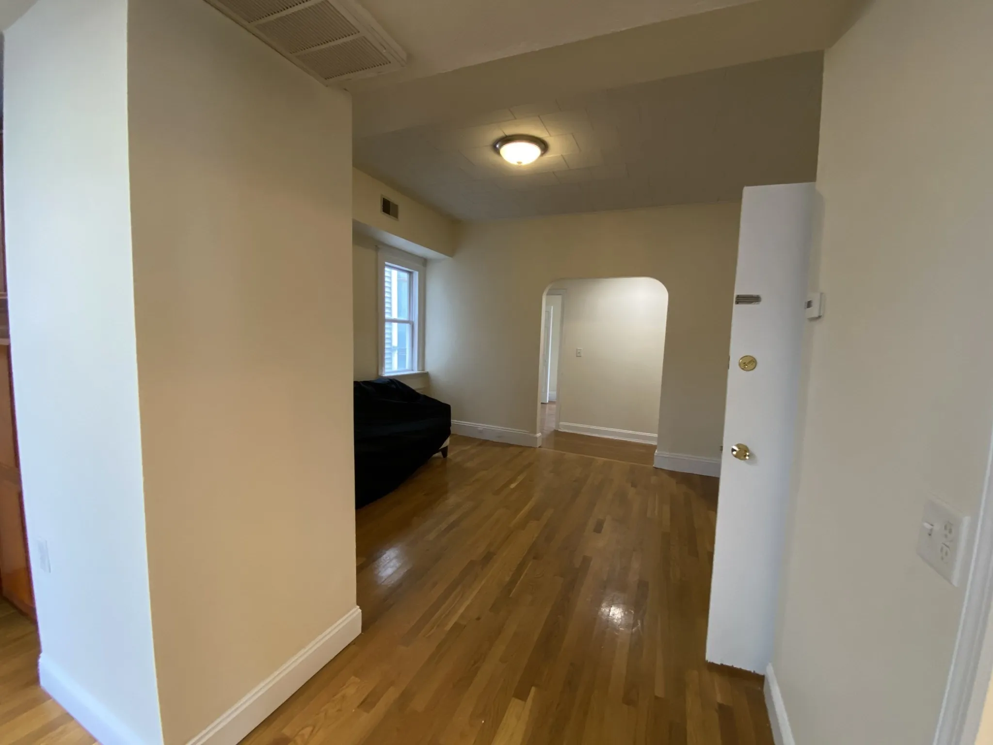 3 bed, 1 bath apartment for rent at 51 Telegraph St Unit 2, South Boston — photo 6 of 25