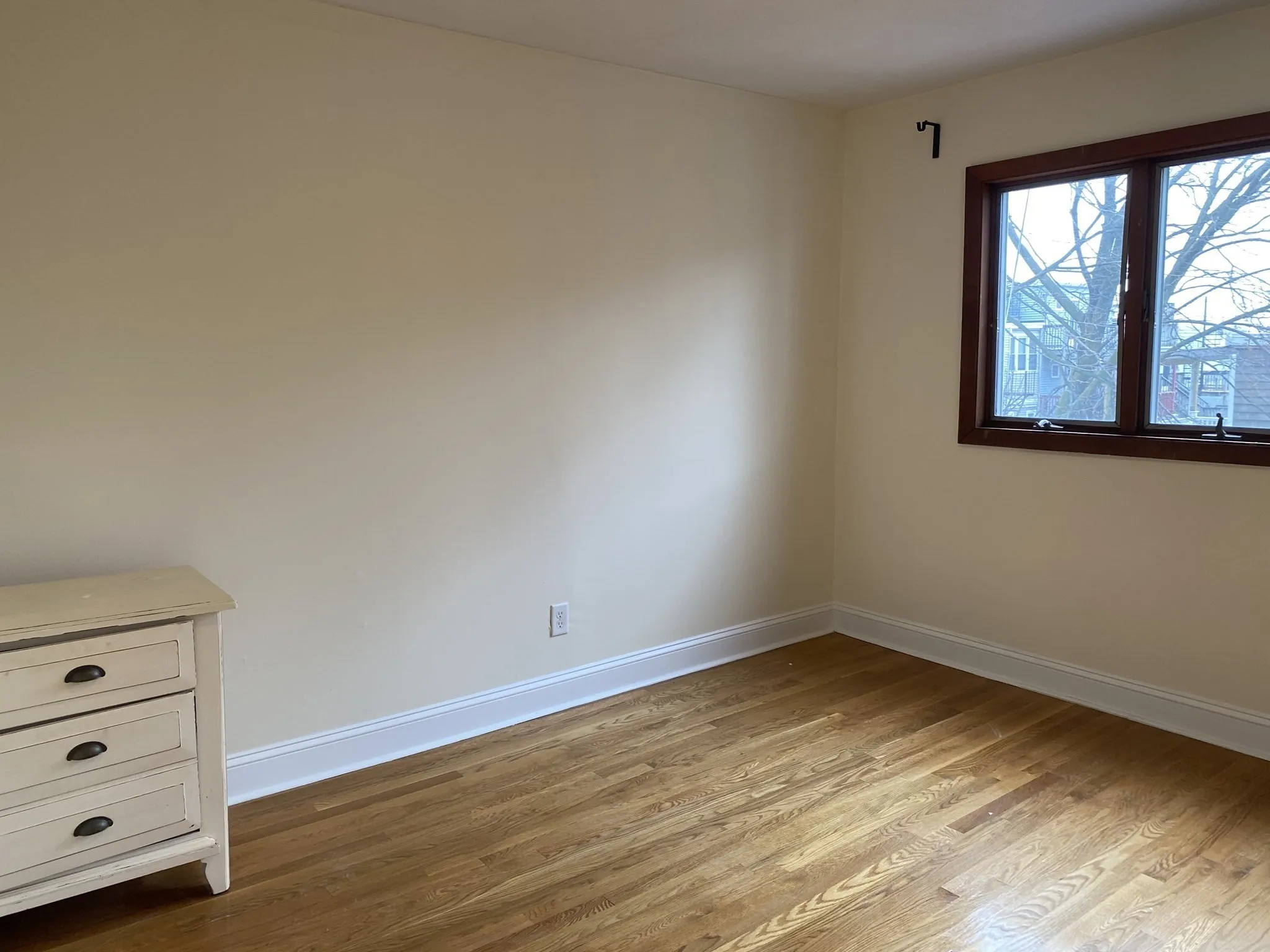 3 bed, 1 bath apartment for rent at 51 Telegraph St Unit 2, South Boston — photo 19 of 25