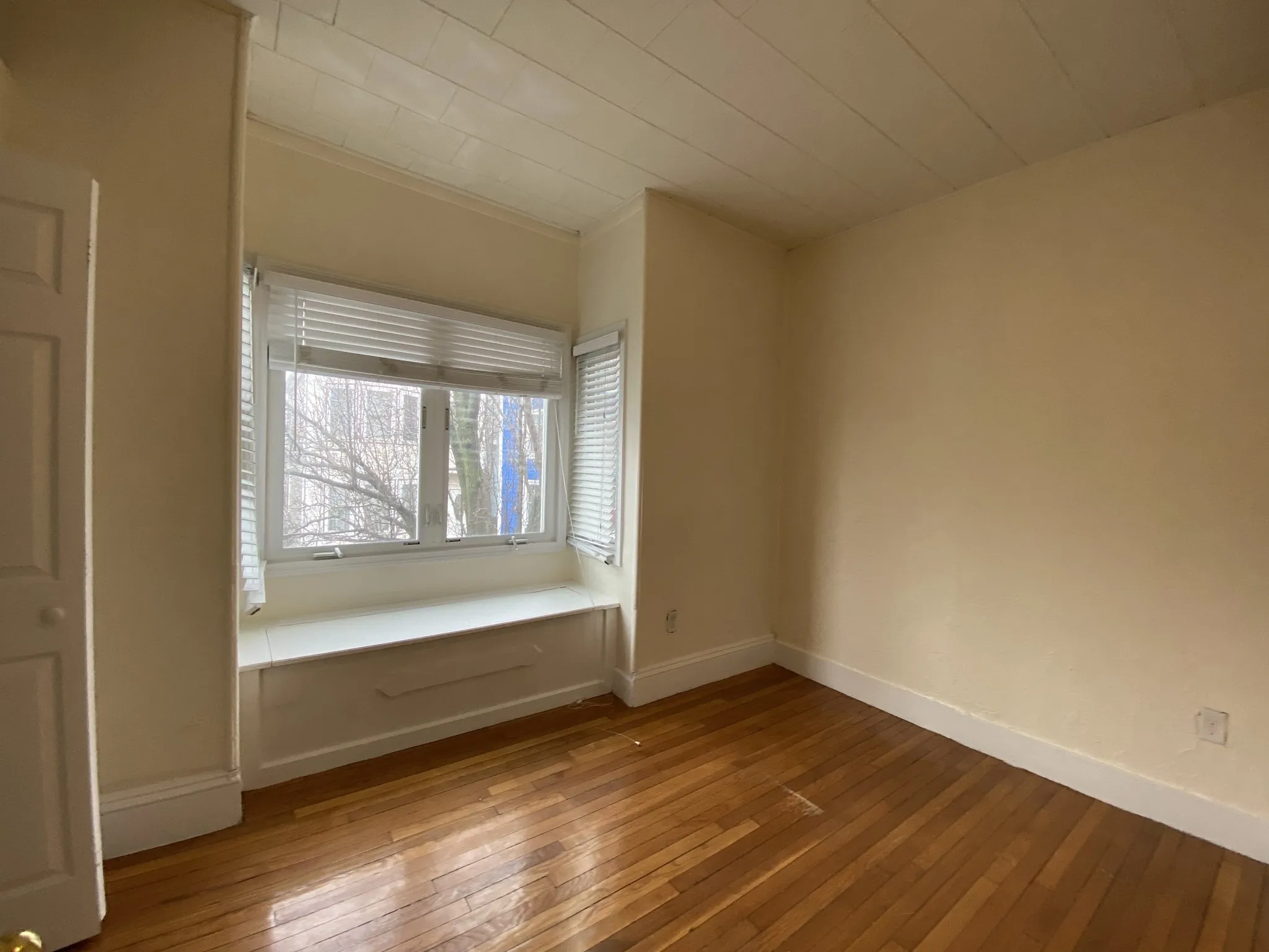 3 bed, 1 bath apartment for rent at 51 Telegraph St Unit 2, South Boston — photo 20 of 25