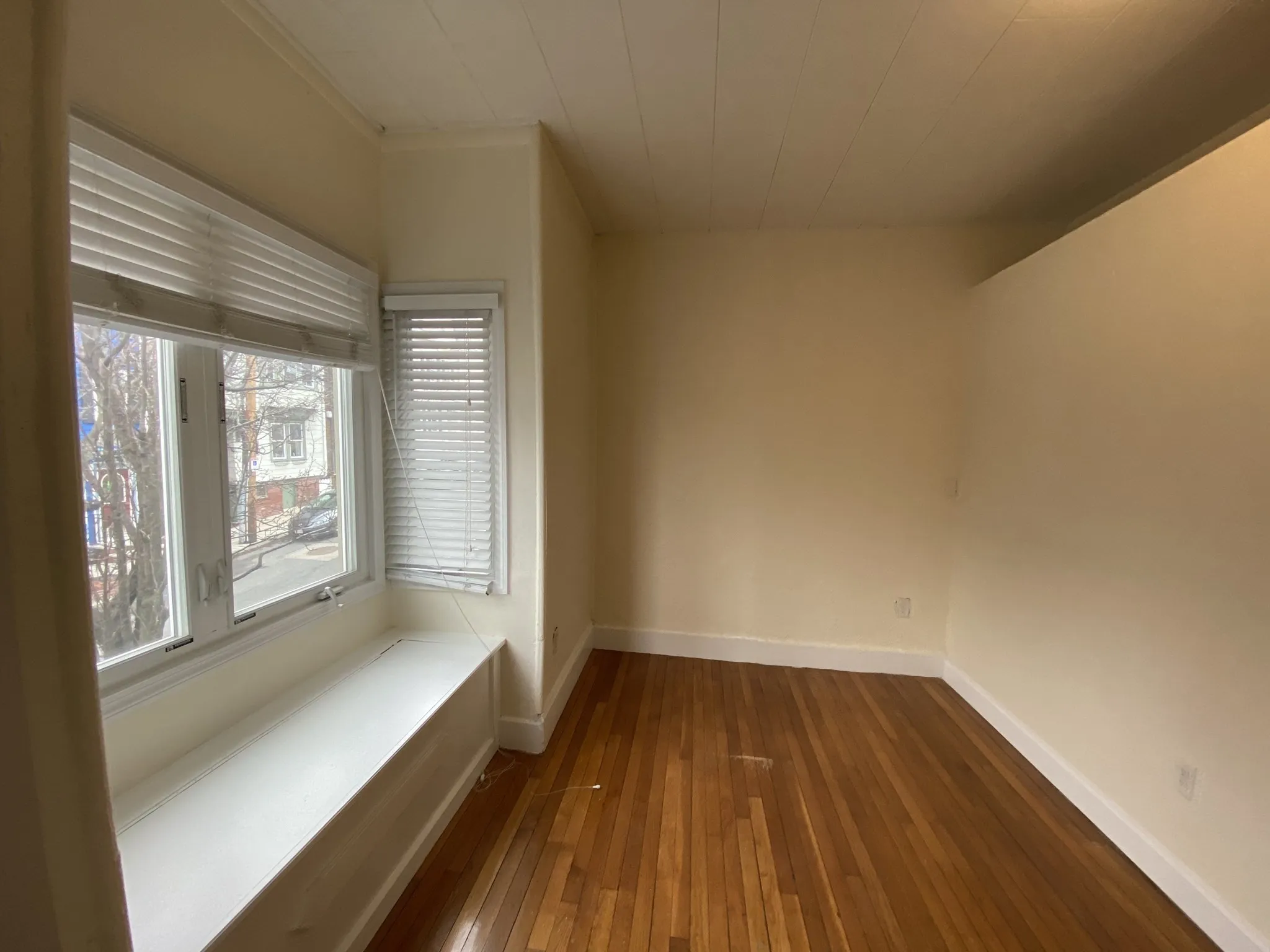 3 bed, 1 bath apartment for rent at 51 Telegraph St Unit 2, South Boston — photo 15 of 25