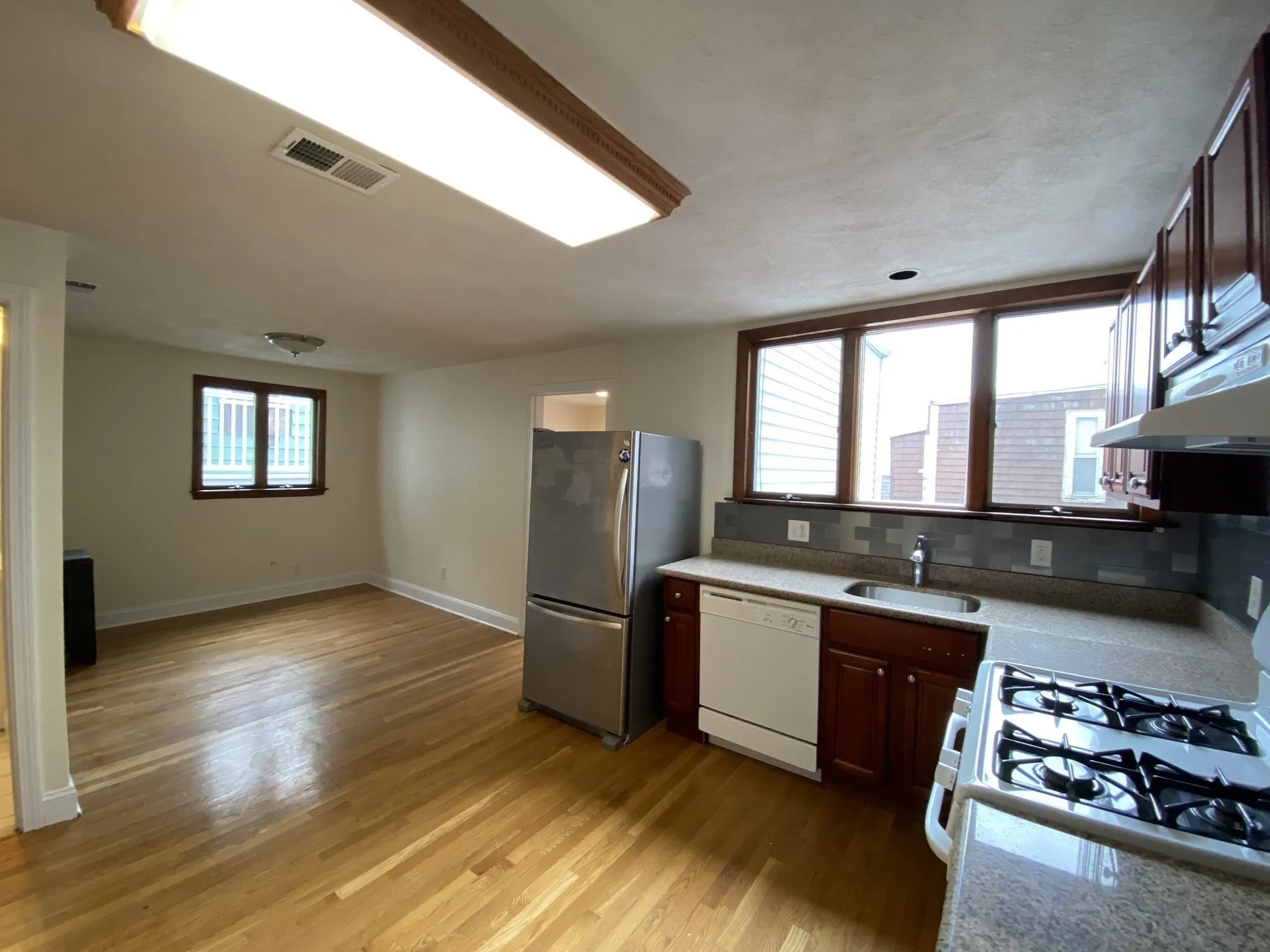 3 bed, 1 bath apartment for rent at 51 Telegraph St Unit 2, South Boston