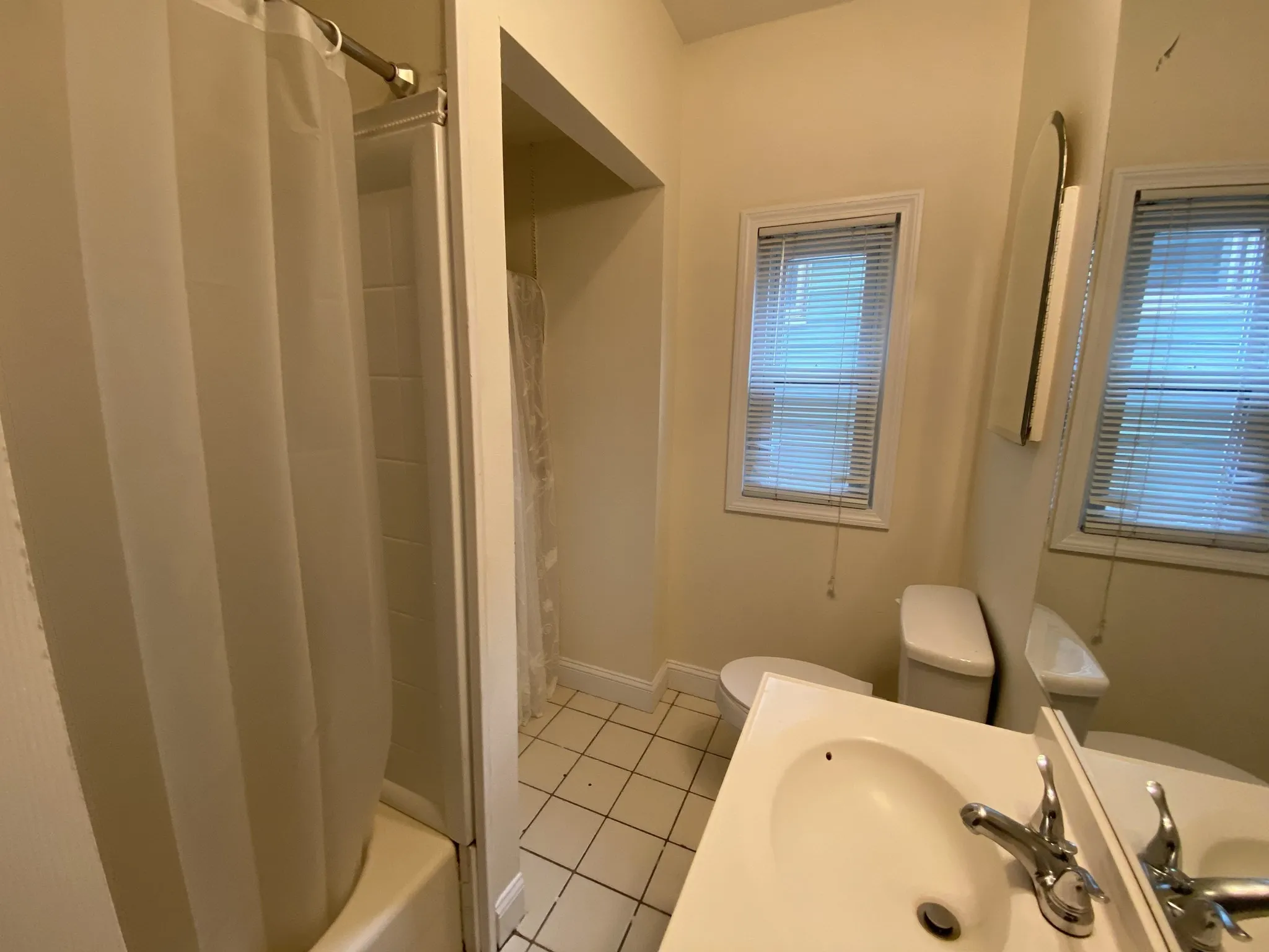 3 bed, 1 bath apartment for rent at 51 Telegraph St Unit 2, South Boston — photo 12 of 25