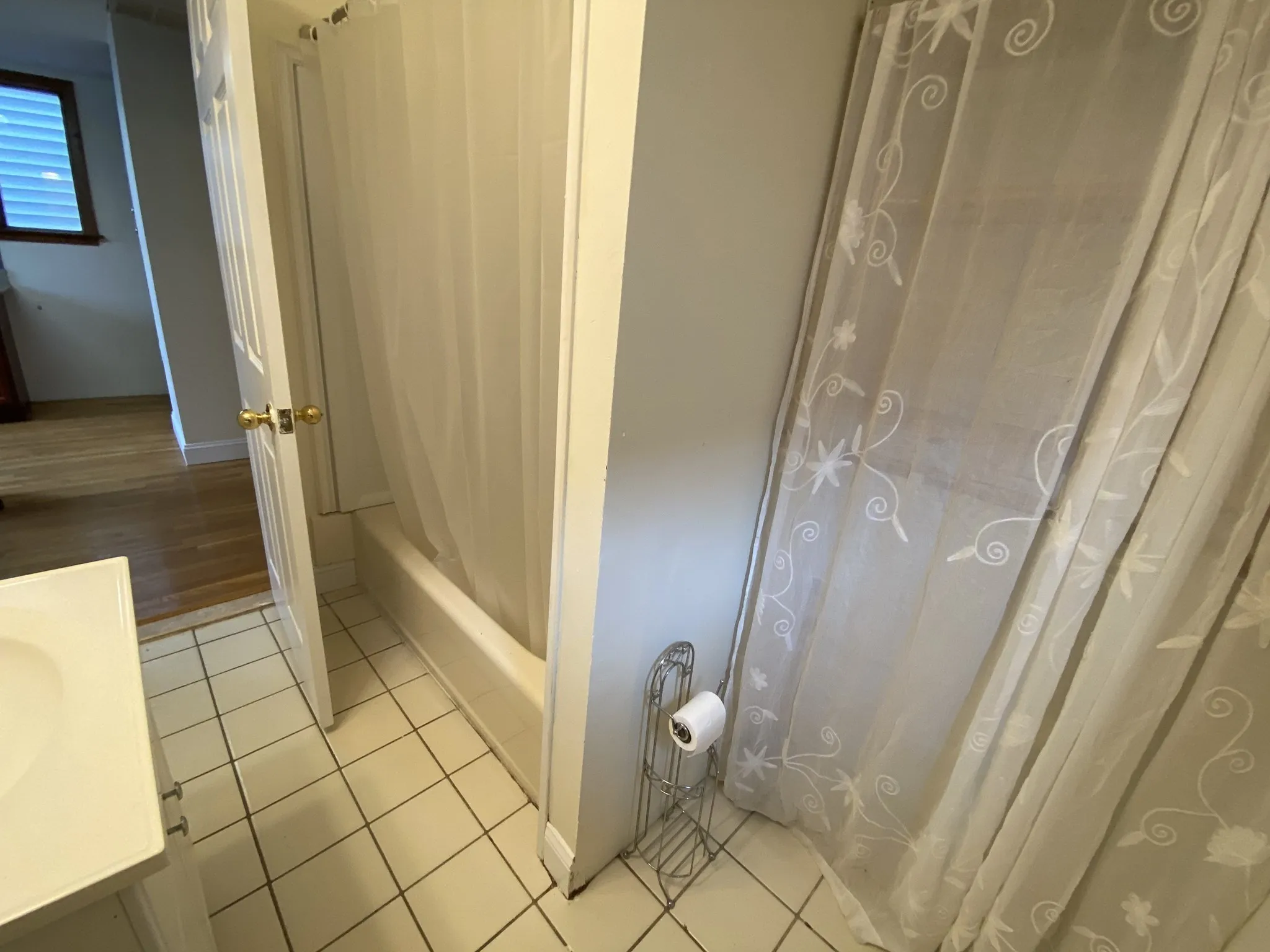 3 bed, 1 bath apartment for rent at 51 Telegraph St Unit 2, South Boston — photo 9 of 25