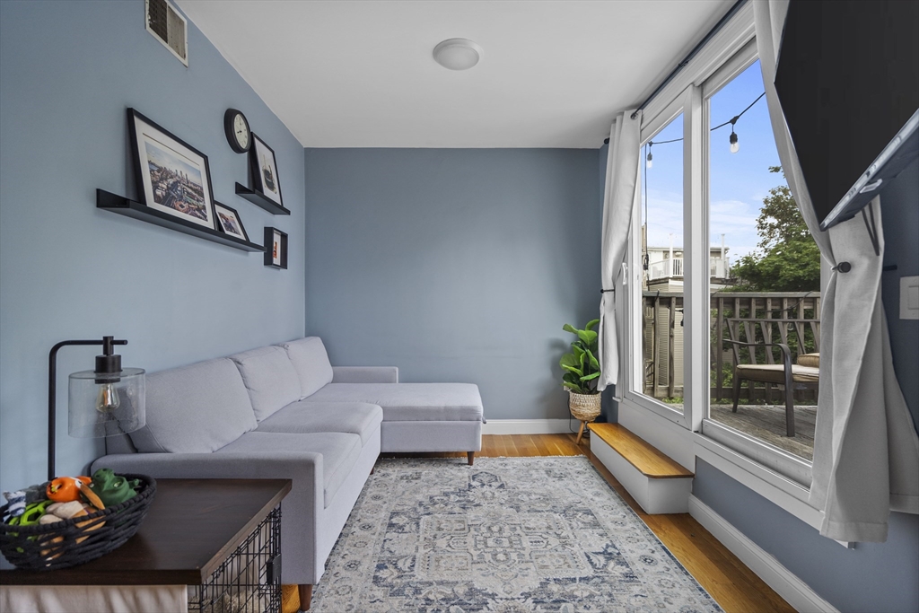 3 bed, 1 bath apartment for rent at 51 Telegraph St Unit 3, South Boston