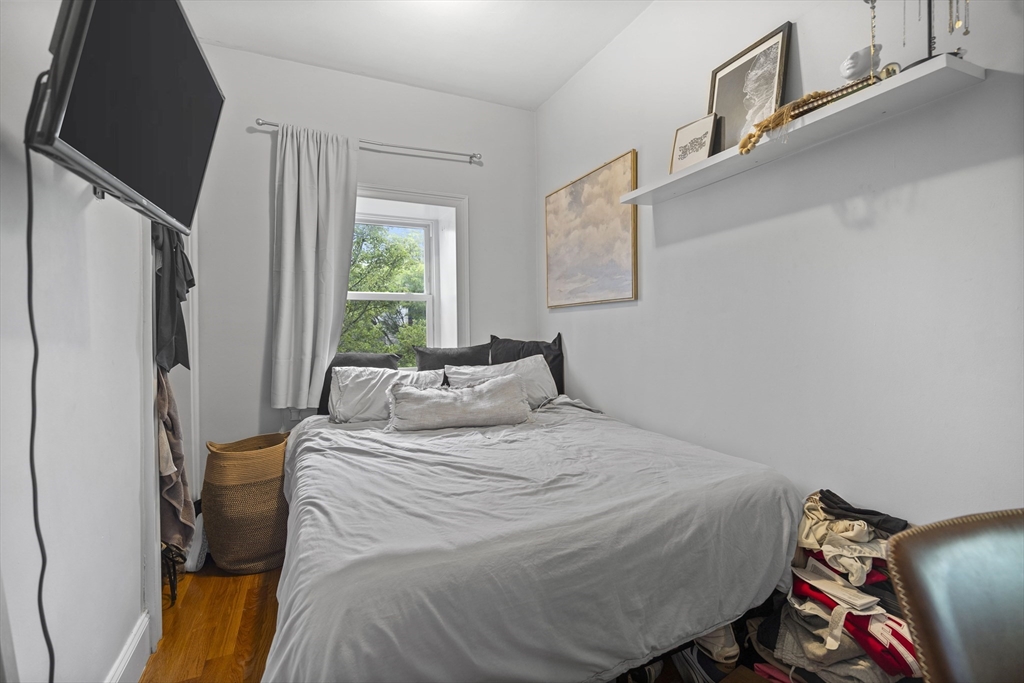 3 bed, 1 bath apartment for rent at 51 Telegraph St Unit 3, South Boston — photo 8 of 9