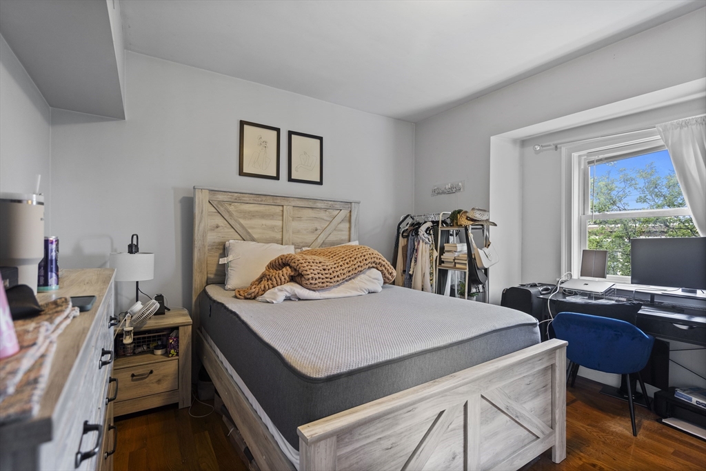 3 bed, 1 bath apartment for rent at 51 Telegraph St Unit 3, South Boston — photo 6 of 9