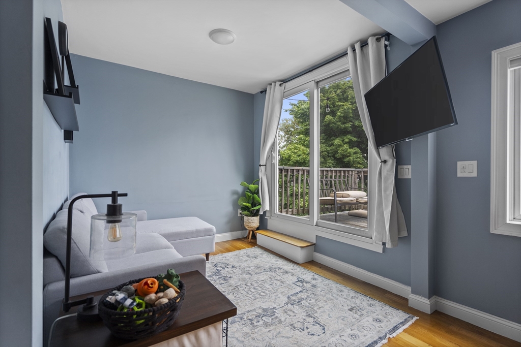 3 bed, 1 bath apartment for rent at 51 Telegraph St Unit 3, South Boston — photo 2 of 9