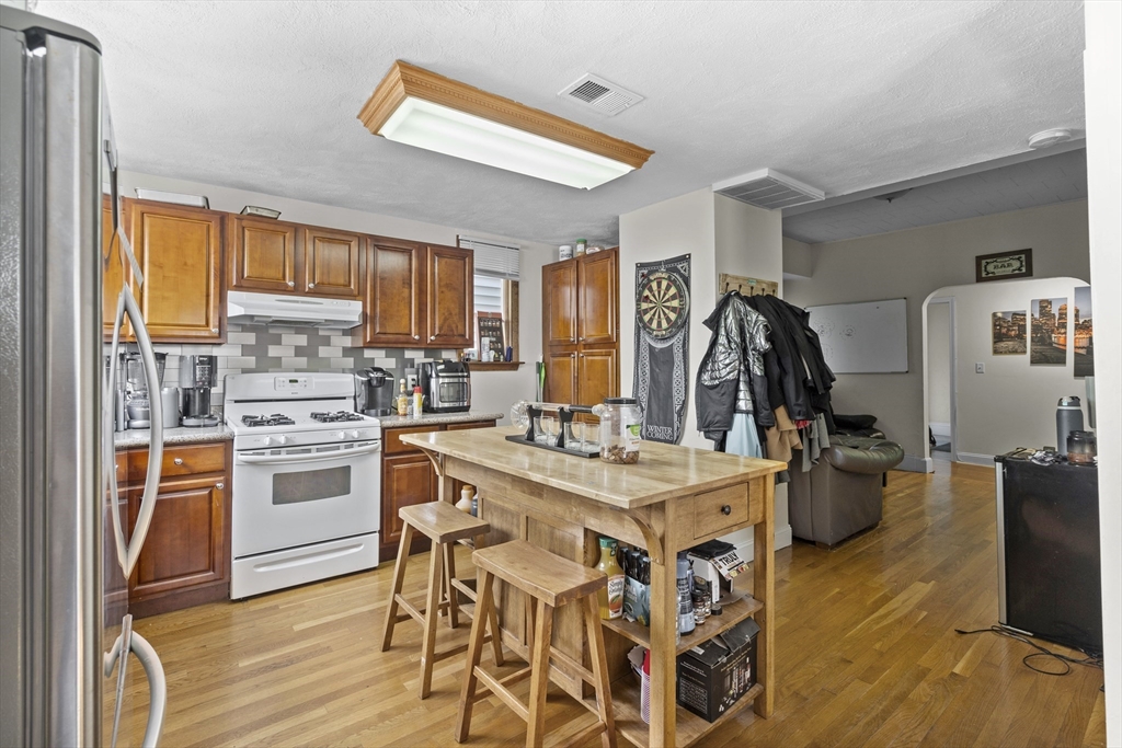 3 bed, 1 bath apartment for rent at 51 Telegraph Unit 2, South Boston — photo 3 of 12