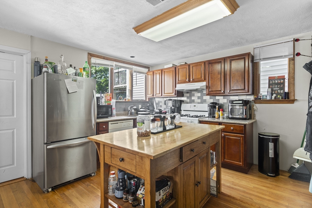 3 bed, 1 bath apartment for rent at 51 Telegraph Unit 2, South Boston — photo 1 of 12