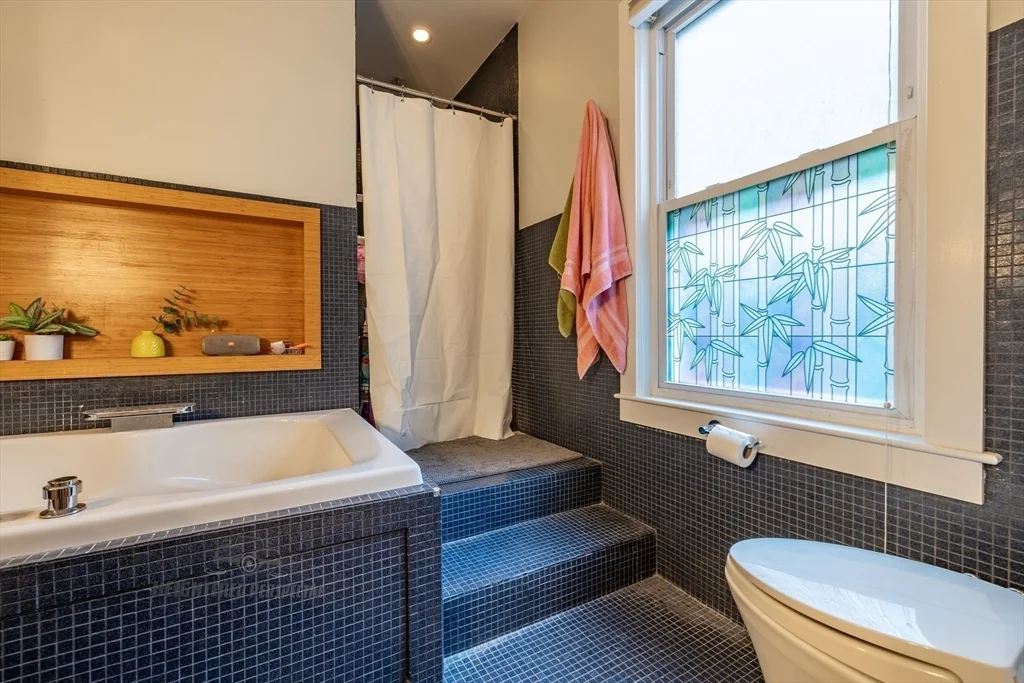3 bed, 2 bath apartment for rent at 51 Waldeck St Unit 1, Dorchester — photo 24 of 33