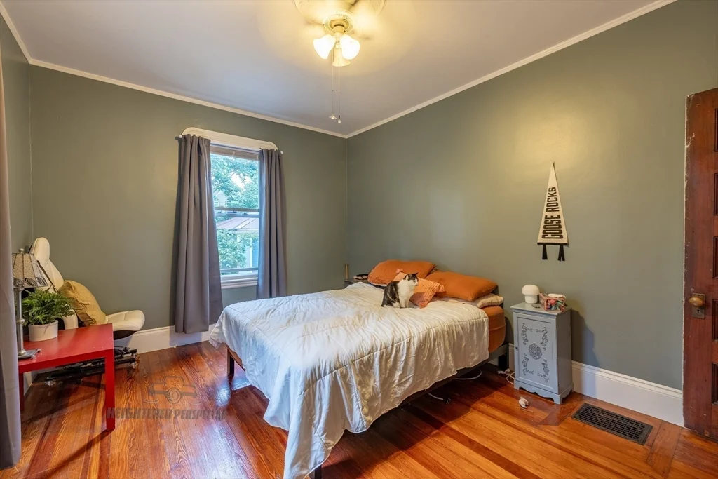 3 bed, 2 bath apartment for rent at 51 Waldeck St Unit 1, Dorchester — photo 18 of 33