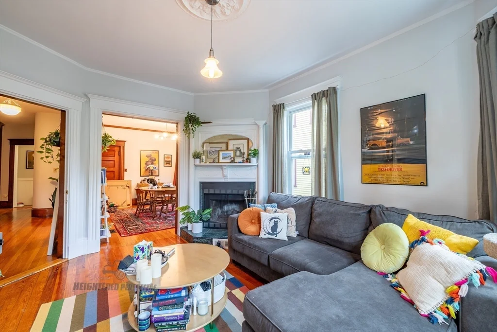 3 bed, 2 bath apartment for rent at 51 Waldeck St Unit 1, Dorchester — photo 6 of 33