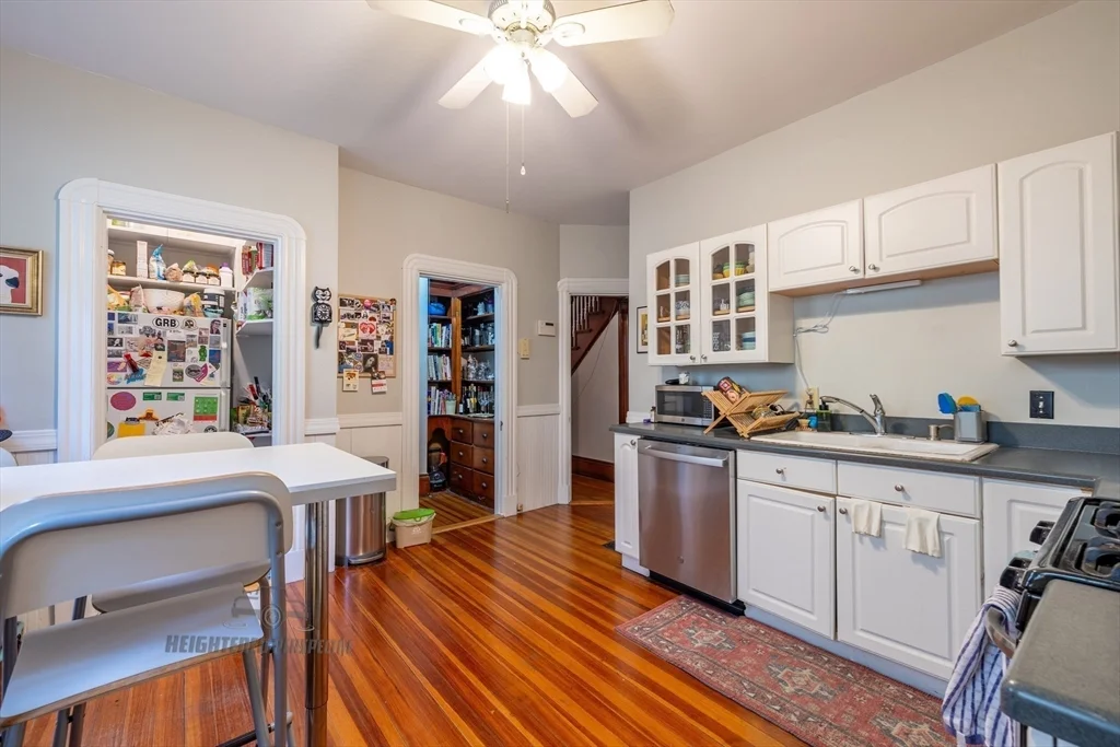 3 bed, 2 bath apartment for rent at 51 Waldeck St Unit 1, Dorchester — photo 15 of 33