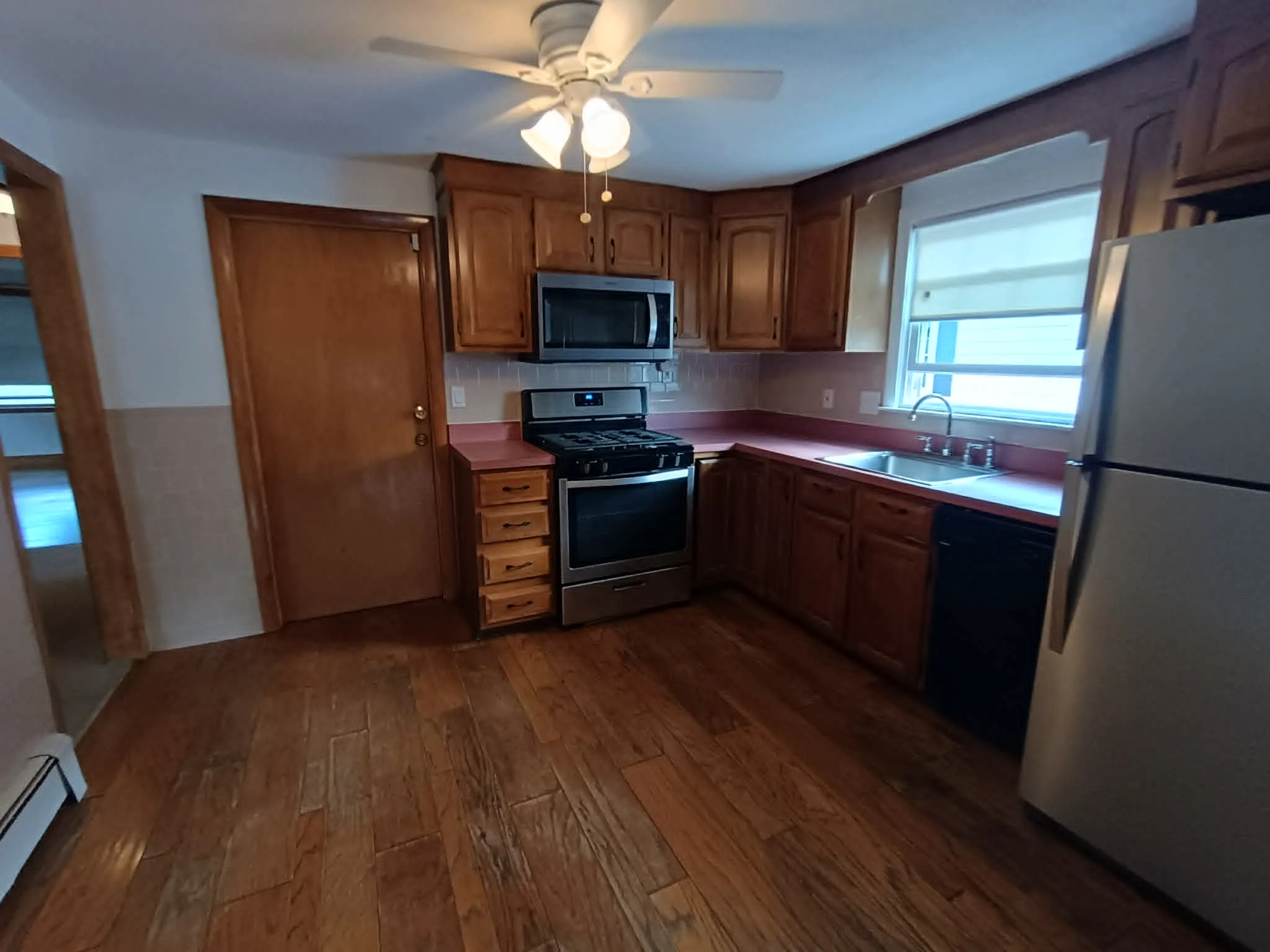 4 bed, 2 bath apartment for rent at 51 Winter St Unit C, Arlington — photo 3 of 16