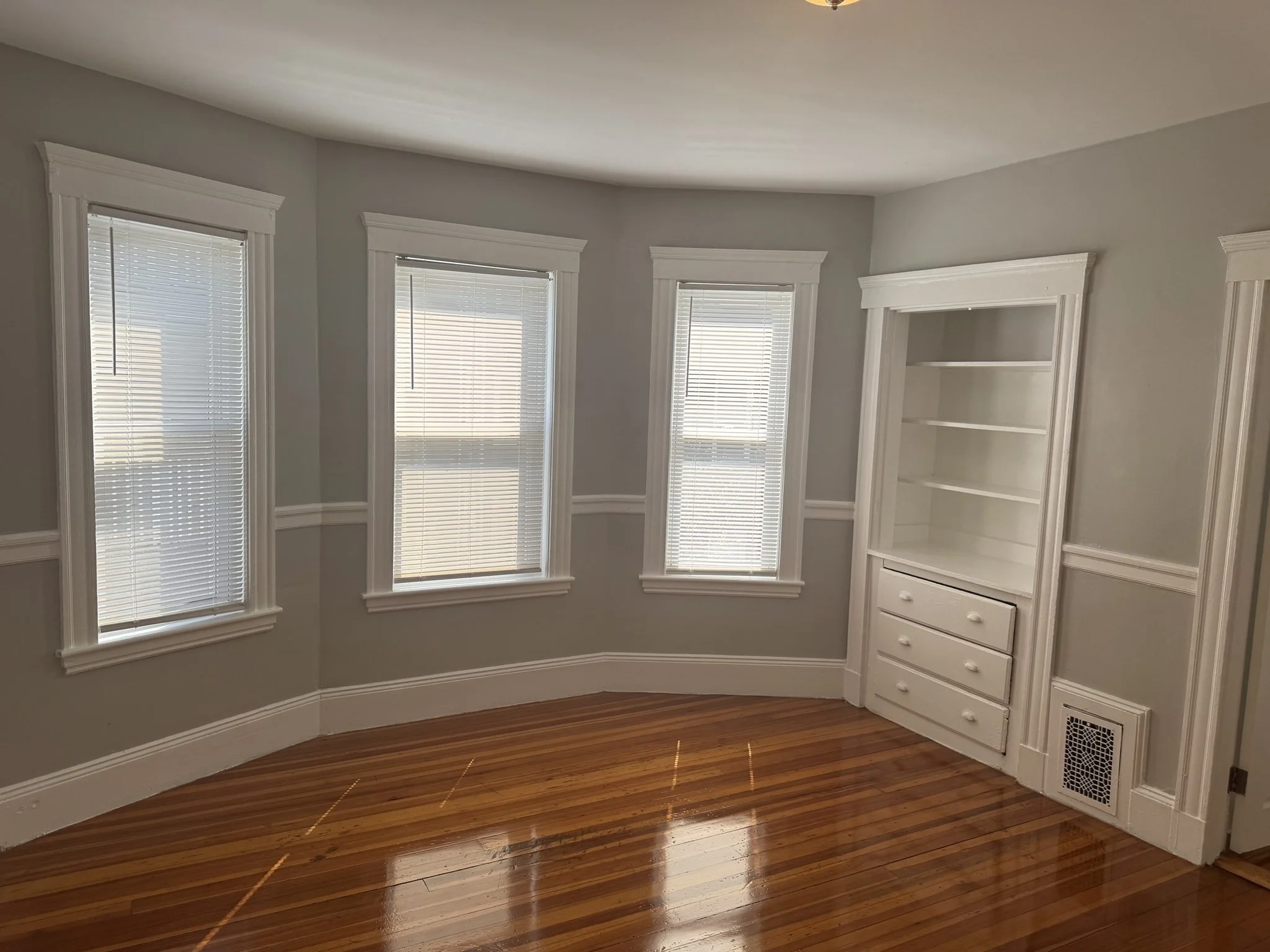 3 bed, 1 bath apartment for rent at 51 Withington Unit 2, Dorchester — photo 9 of 16