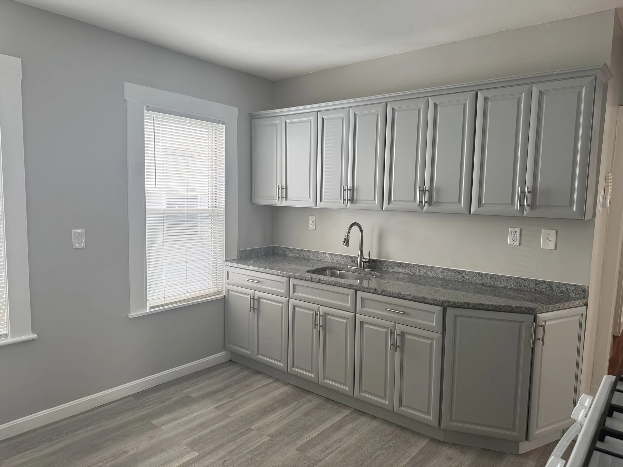 3 bed, 1 bath apartment for rent at 51 Withington Unit 2, Dorchester — photo 4 of 16