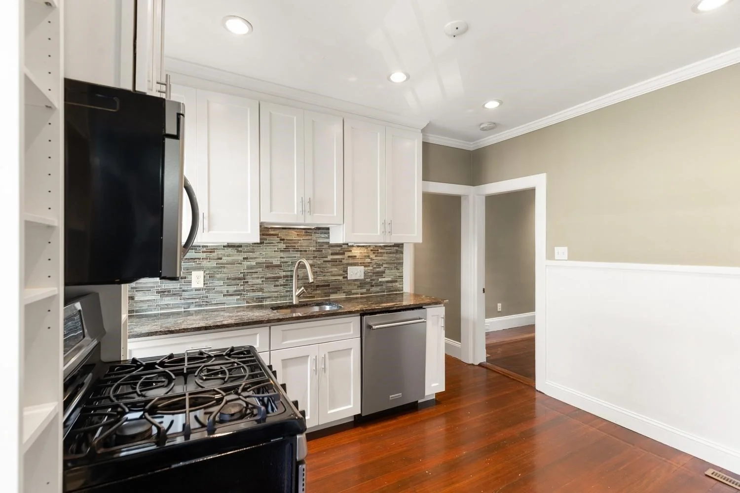 2 bed, 1 bath apartment for rent at 51 Wolcott Rd Unit 1, Chestnut Hill — photo 16 of 30