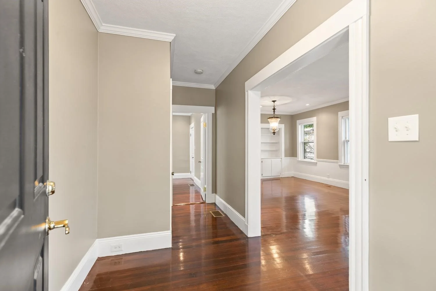 2 bed, 1 bath apartment for rent at 51 Wolcott Rd Unit 1, Chestnut Hill — photo 3 of 30