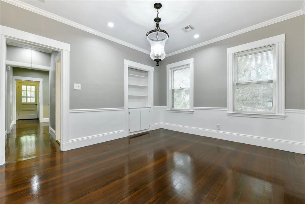 2 bed, 1 bath apartment for rent at 51 Wolcott Rd Unit 1, Chestnut Hill — photo 3 of 22