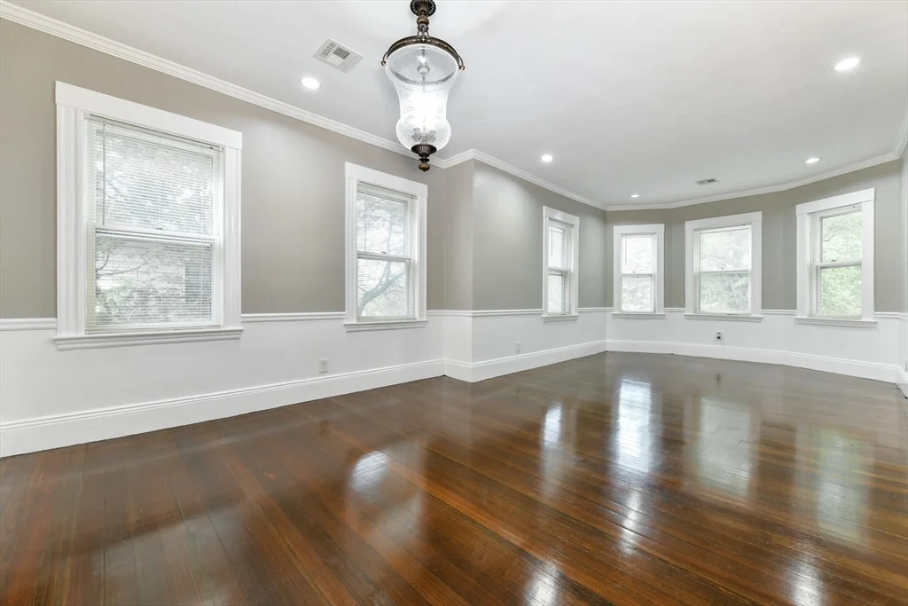 2 bed, 1 bath apartment for rent at 51 Wolcott Rd Unit 1, Chestnut Hill — photo 4 of 22