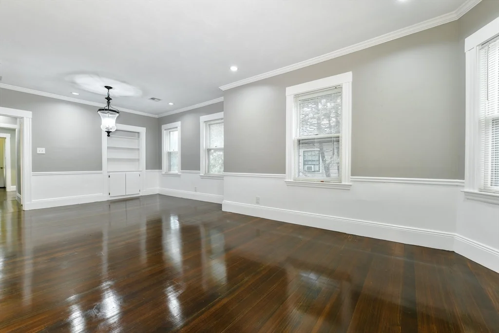 2 bed, 1 bath apartment for rent at 51 Wolcott Rd Unit 1, Chestnut Hill — photo 2 of 22