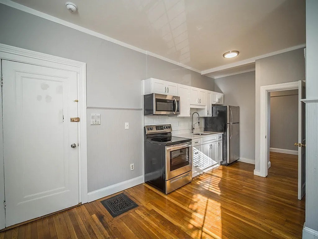 1 bed, 1 bath apartment for rent at 510 East Broadway Unit 1F, South Boston — photo 2 of 6