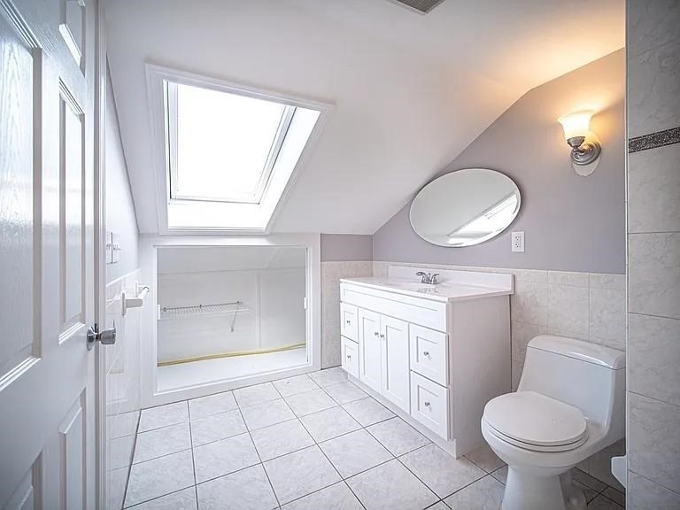 4 bed, 2 bath apartment for rent at 510 East Broadway Unit 4, South Boston — photo 13 of 18