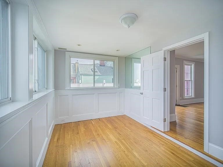 4 bed, 2 bath apartment for rent at 510 East Broadway Unit 4, South Boston — photo 16 of 18