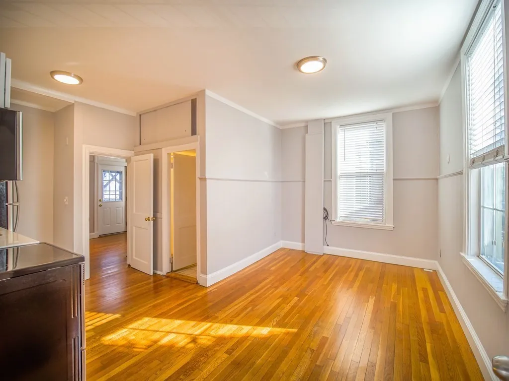 1 bed, 1 bath apartment for rent at 510 East Broadway Unit 1F, South Boston — photo 4 of 6
