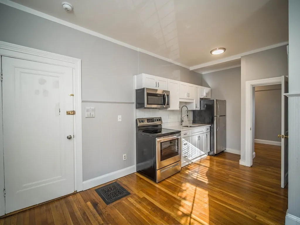 1 bed, 1 bath apartment for rent at 510 East Broadway Unit 1F, South Boston — photo 5 of 6