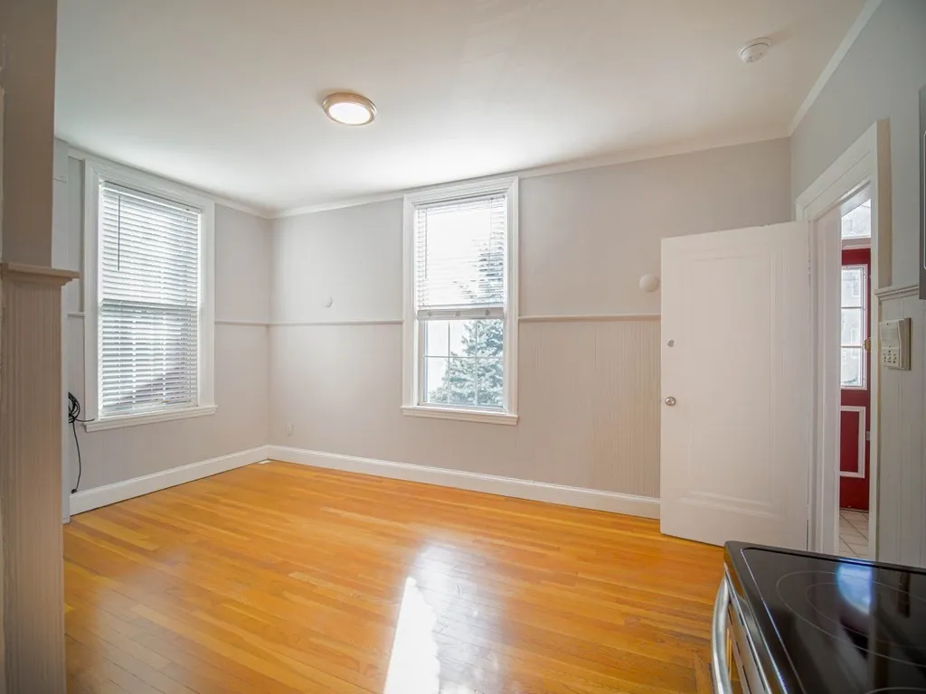 1 bed, 1 bath apartment for rent at 510 East Broadway Unit 1F, South Boston — photo 3 of 6