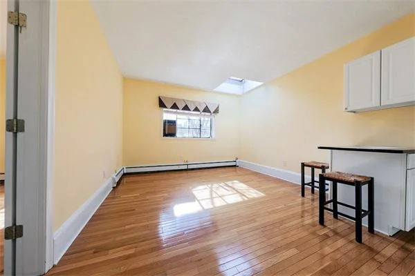1 bed, 1 bath apartment for rent at 511 Beacon St Unit 12, Back Bay