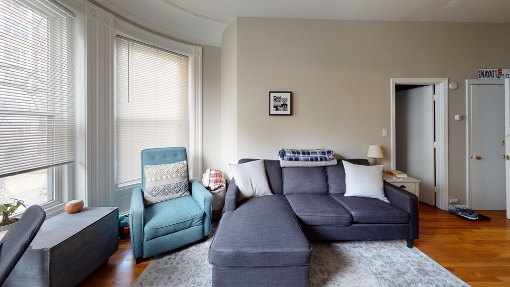 1 bed, 1 bath apartment for rent at 511 Beacon St Unit 9, Back Bay — photo 2 of 5