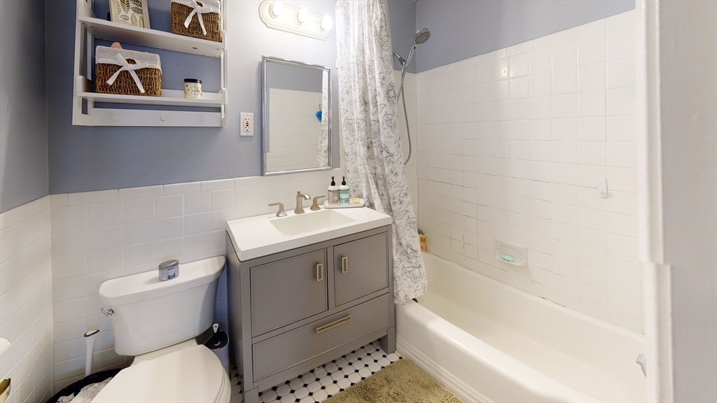 1 bed, 1 bath apartment for rent at 511 Beacon St Unit 9, Back Bay — photo 5 of 5