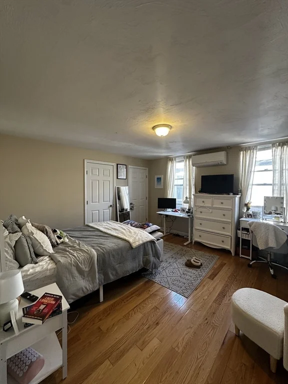 4 bed, 1 bath apartment for rent at 511 E Broadway Unit 2, South Boston — photo 13 of 21