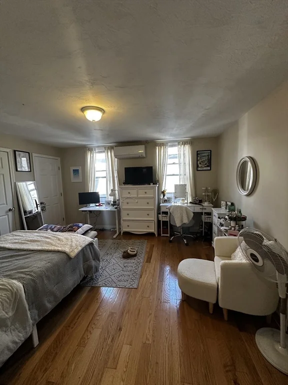 4 bed, 1 bath apartment for rent at 511 E Broadway Unit 2, South Boston — photo 14 of 21
