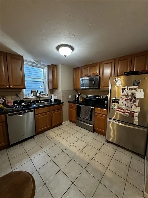 4 bed, 1 bath apartment for rent at 511 E Broadway Unit 2, South Boston — photo 2 of 21