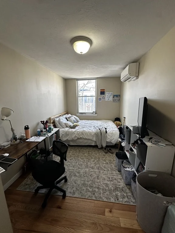 4 bed, 1 bath apartment for rent at 511 E Broadway Unit 2, South Boston — photo 8 of 21