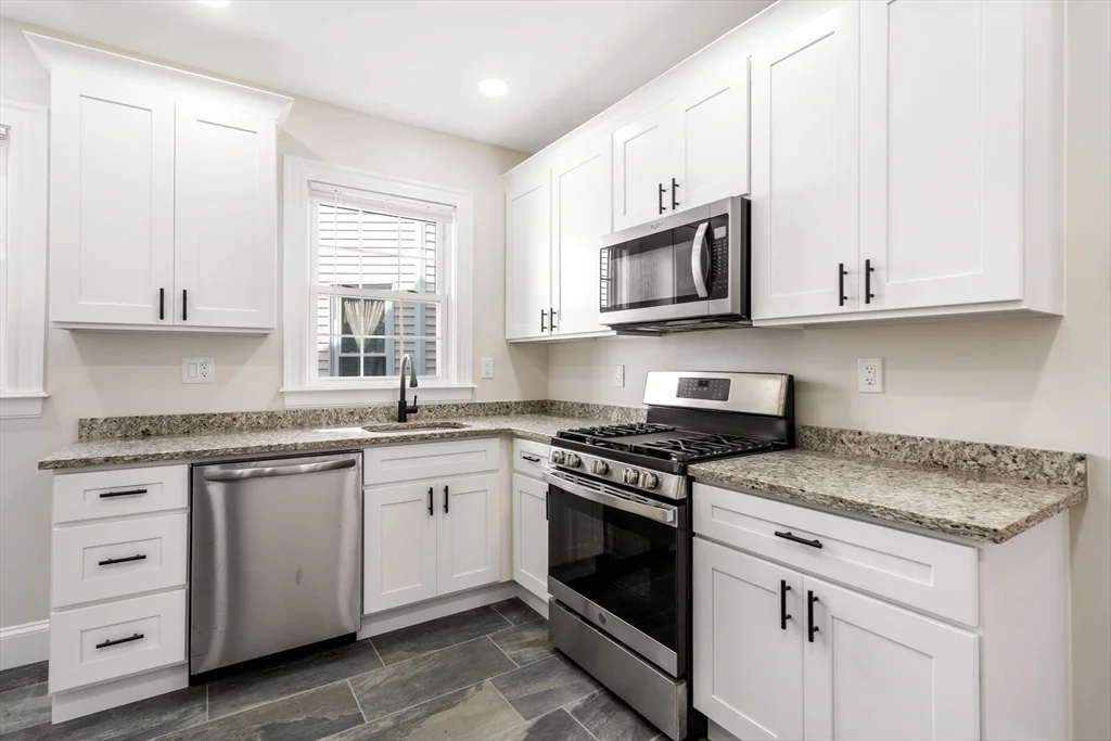 3 bed, 1 bath apartment for rent at 511 Geneva Ave Unit 2, Dorchester — photo 6 of 16