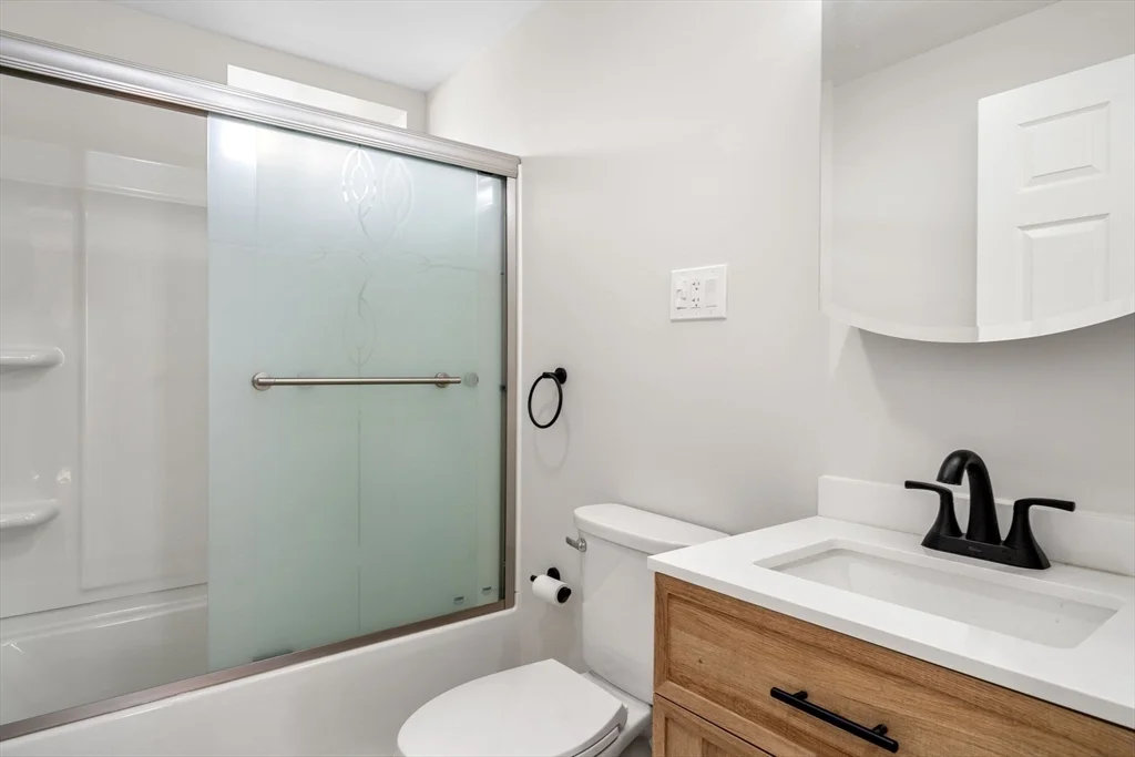 3 bed, 1 bath apartment for rent at 511 Geneva Ave Unit 2, Dorchester — photo 15 of 16