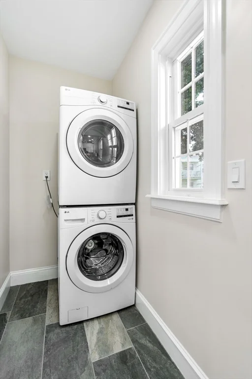 3 bed, 1 bath apartment for rent at 511 Geneva Ave Unit 2, Dorchester — photo 8 of 16
