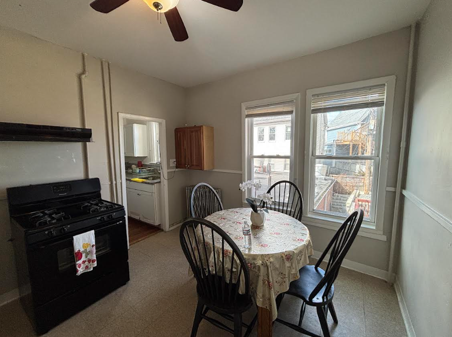 3 bed, 1 bath apartment for rent at 511 Medford St Unit 1, Magoun Square — photo 2 of 16