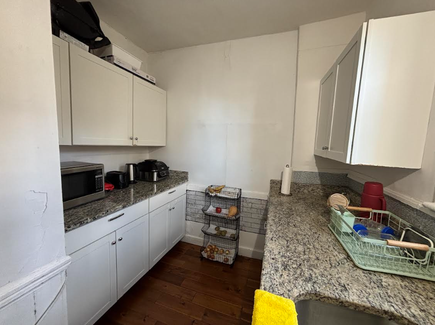 3 bed, 1 bath apartment for rent at 511 Medford St Unit 1, Magoun Square — photo 4 of 16