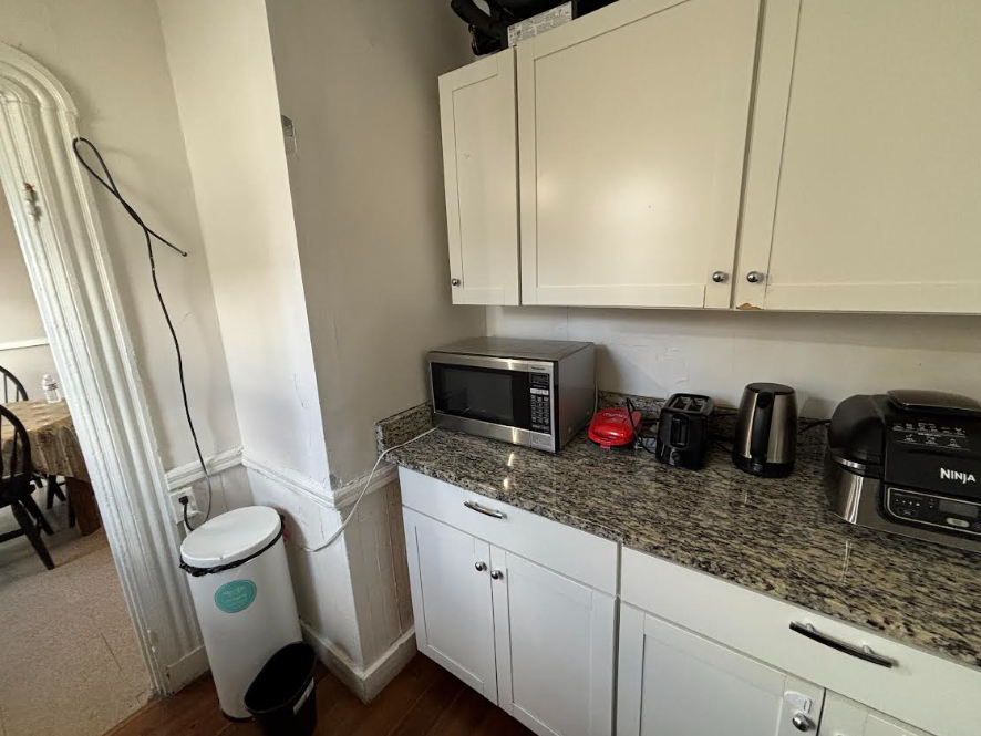 3 bed, 1 bath apartment for rent at 511 Medford St Unit 1, Magoun Square — photo 6 of 16